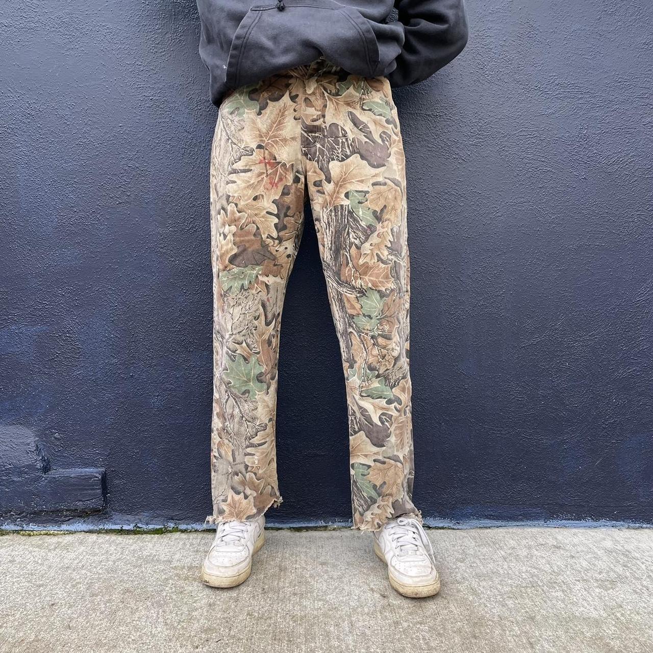 Men's Gray Camo Straight Leg Cargo Pants