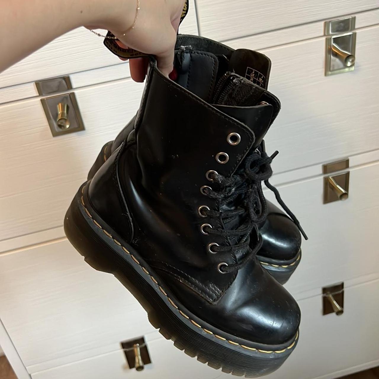 jadon smooth doc martens