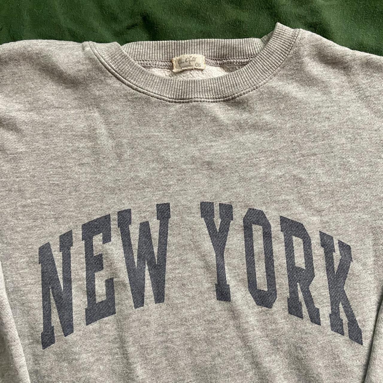 Brandy Melville Women's Grey and Navy Sweatshirt | Depop