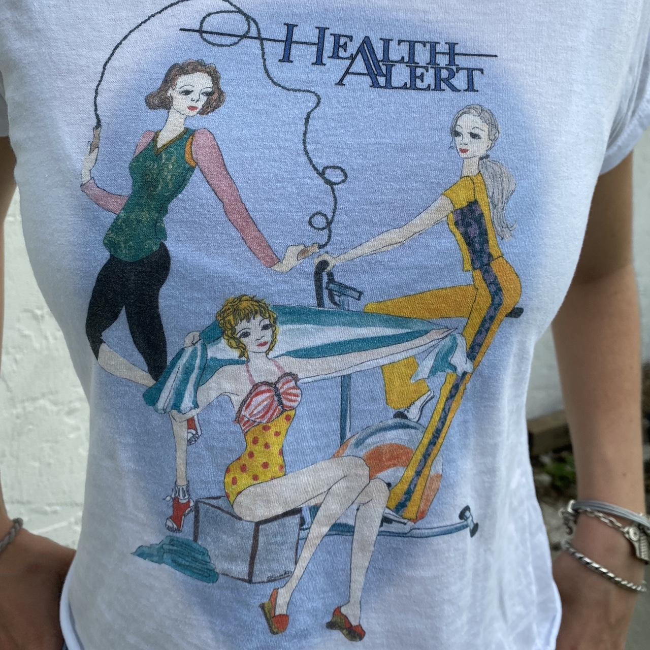 Graphic baby-tee-vintage - Depop