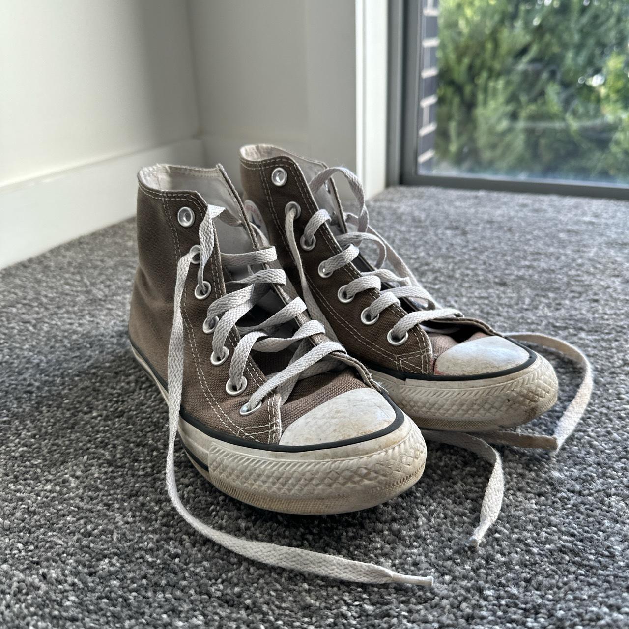 tan converse