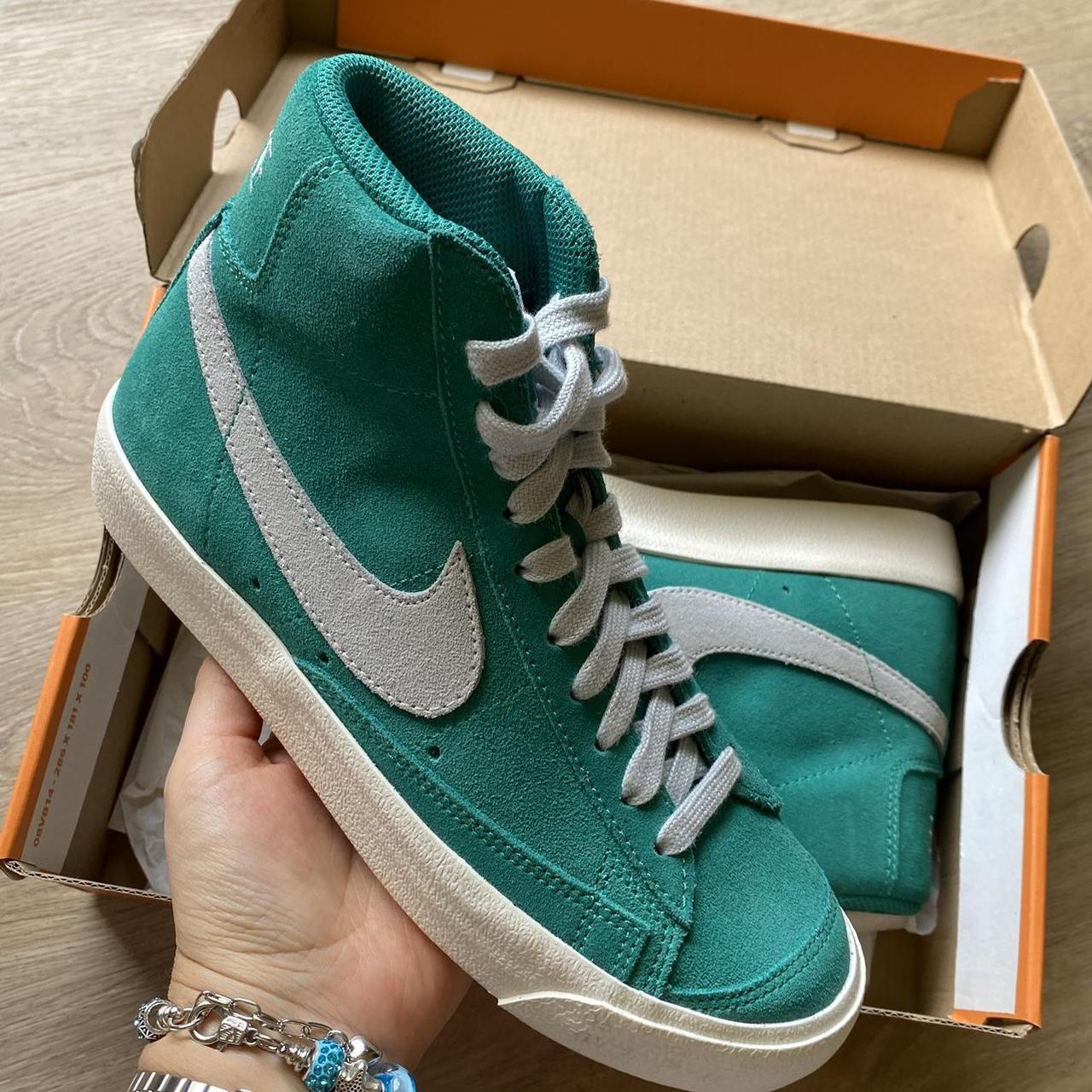 Nike blazers shops womens green suede