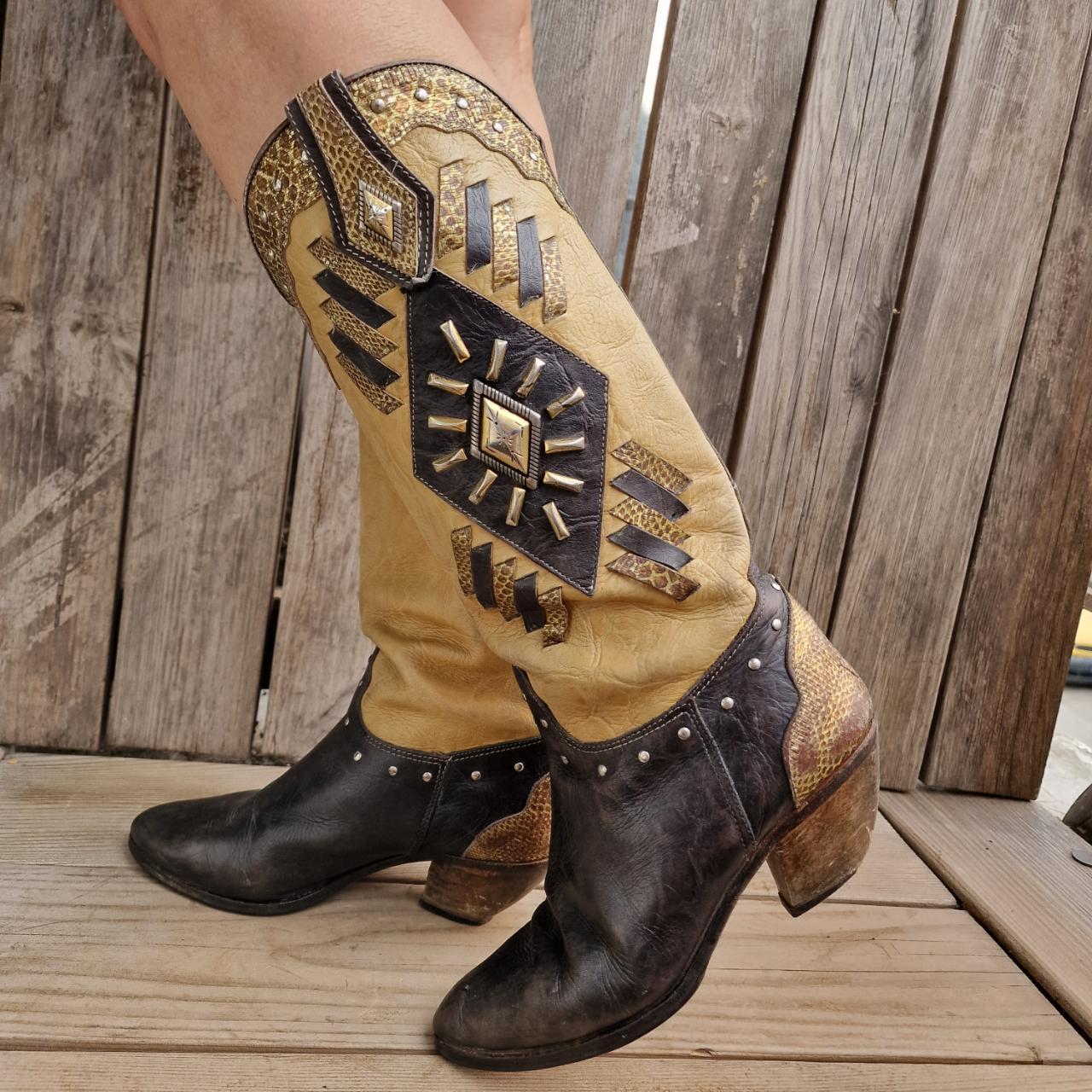 Country cowgirl boots best sale