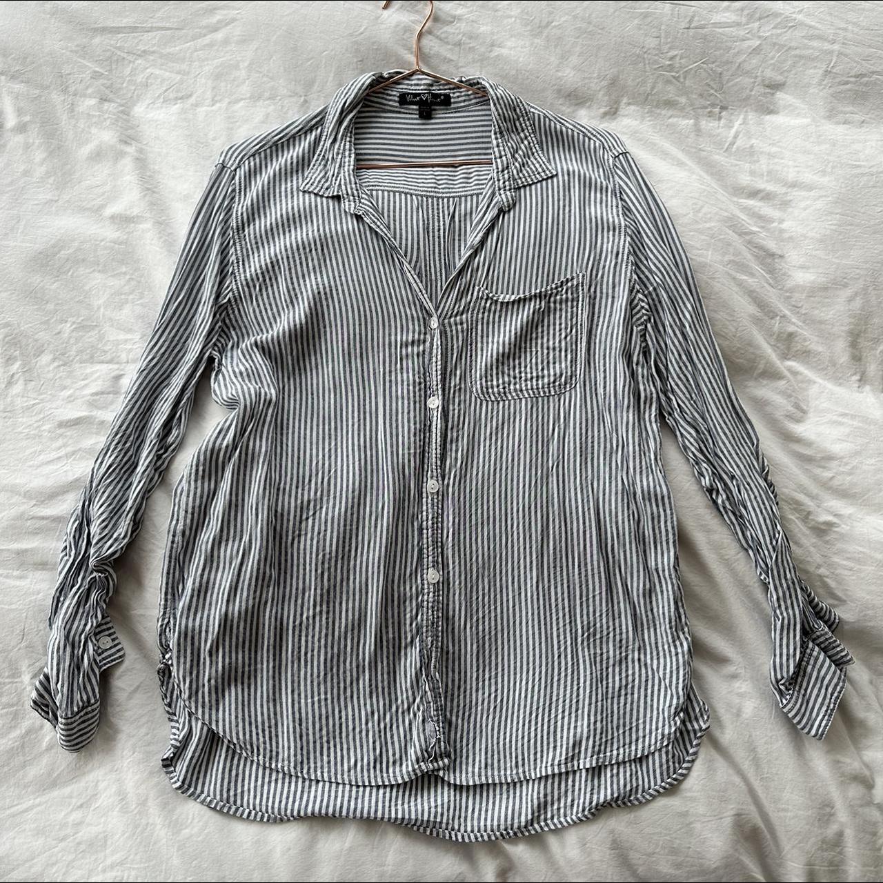 Women's Grey and White Blouse | Depop