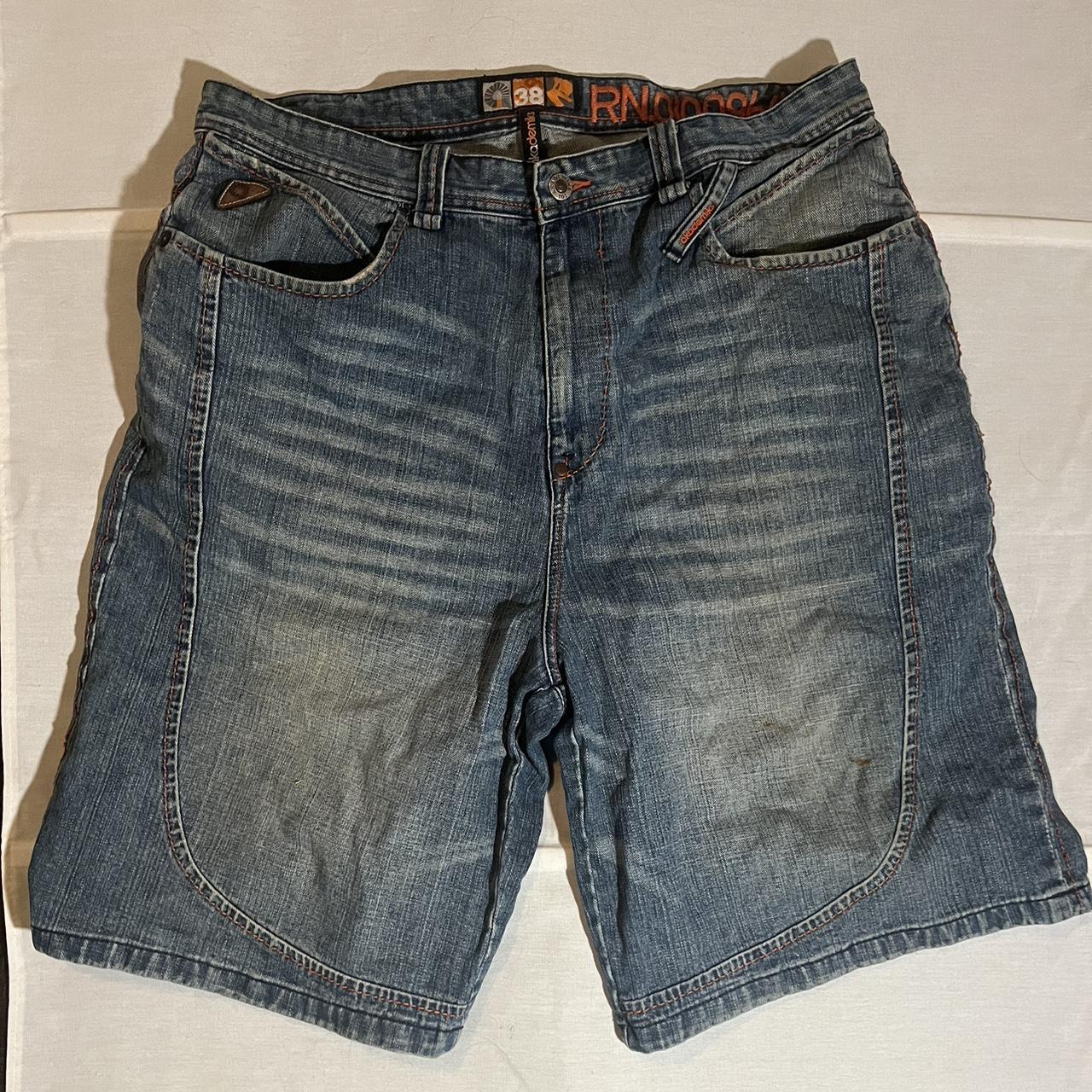 Akademiks shorts sales