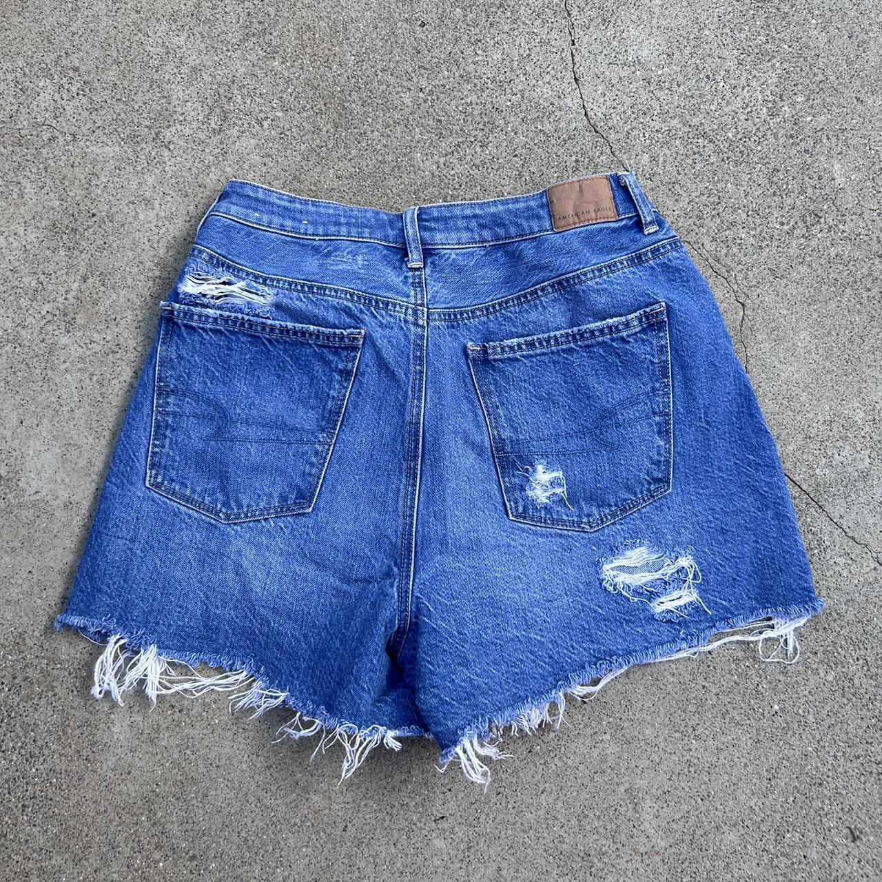 American Eagle Highest Rise Mom Shorts Size 8... - Depop