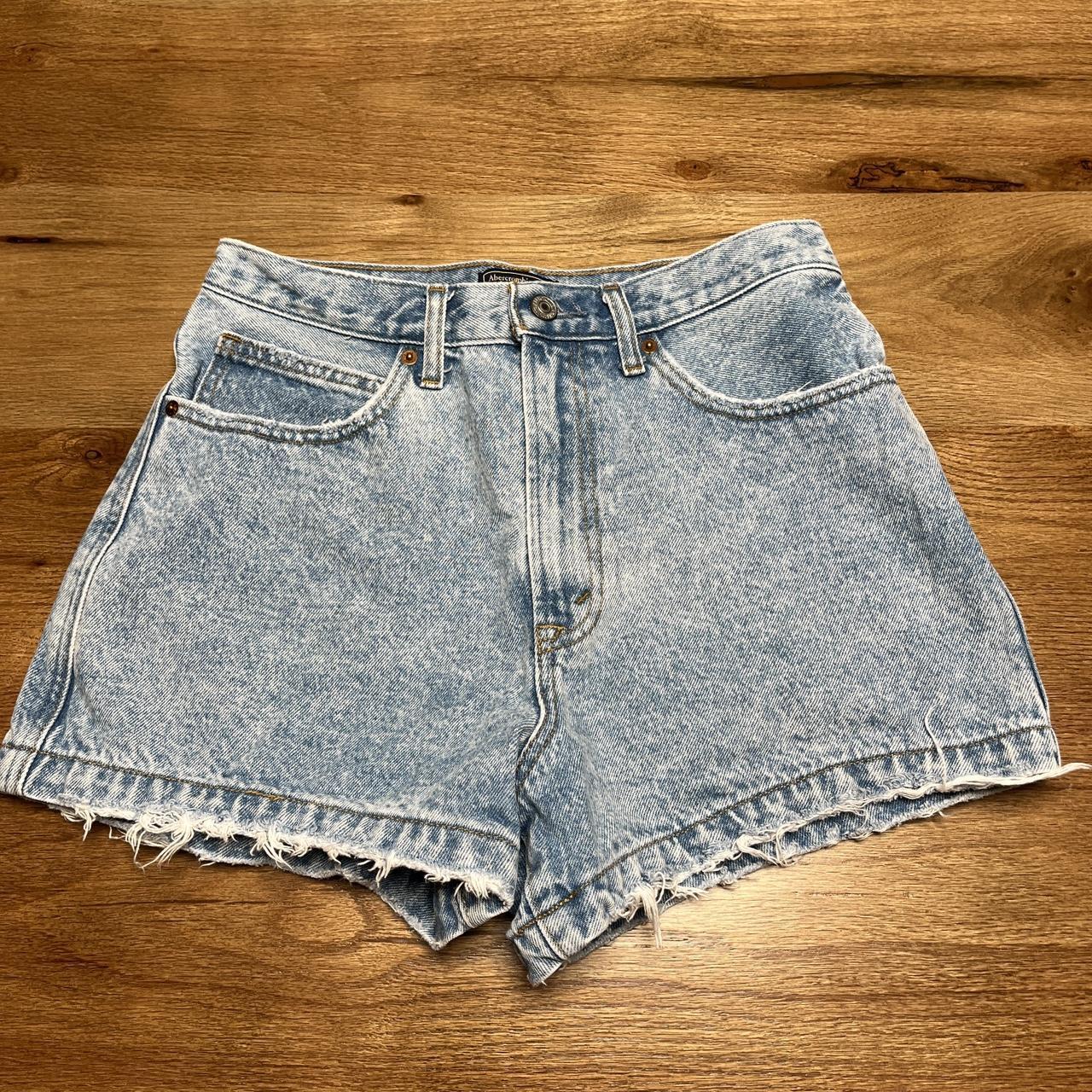 A&f shorts Size 29” (US 8) - Depop