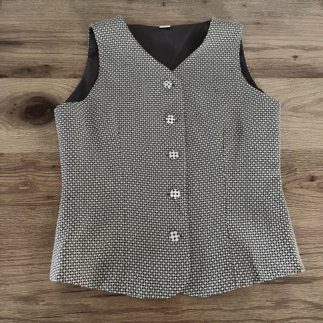 Academia vest Size 36, fits like a M/L - Depop
