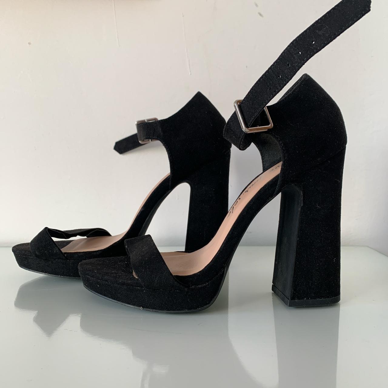 New Look Women's Black Sandals | Depop