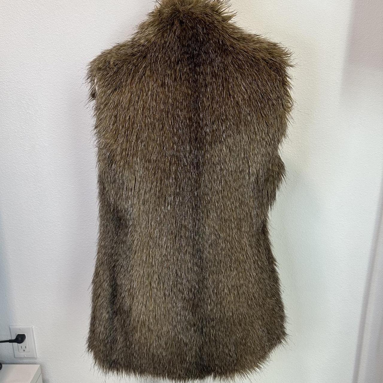 🤎vintage faux fur vest ~~ 🤎size xxs, brand: rachel... - Depop