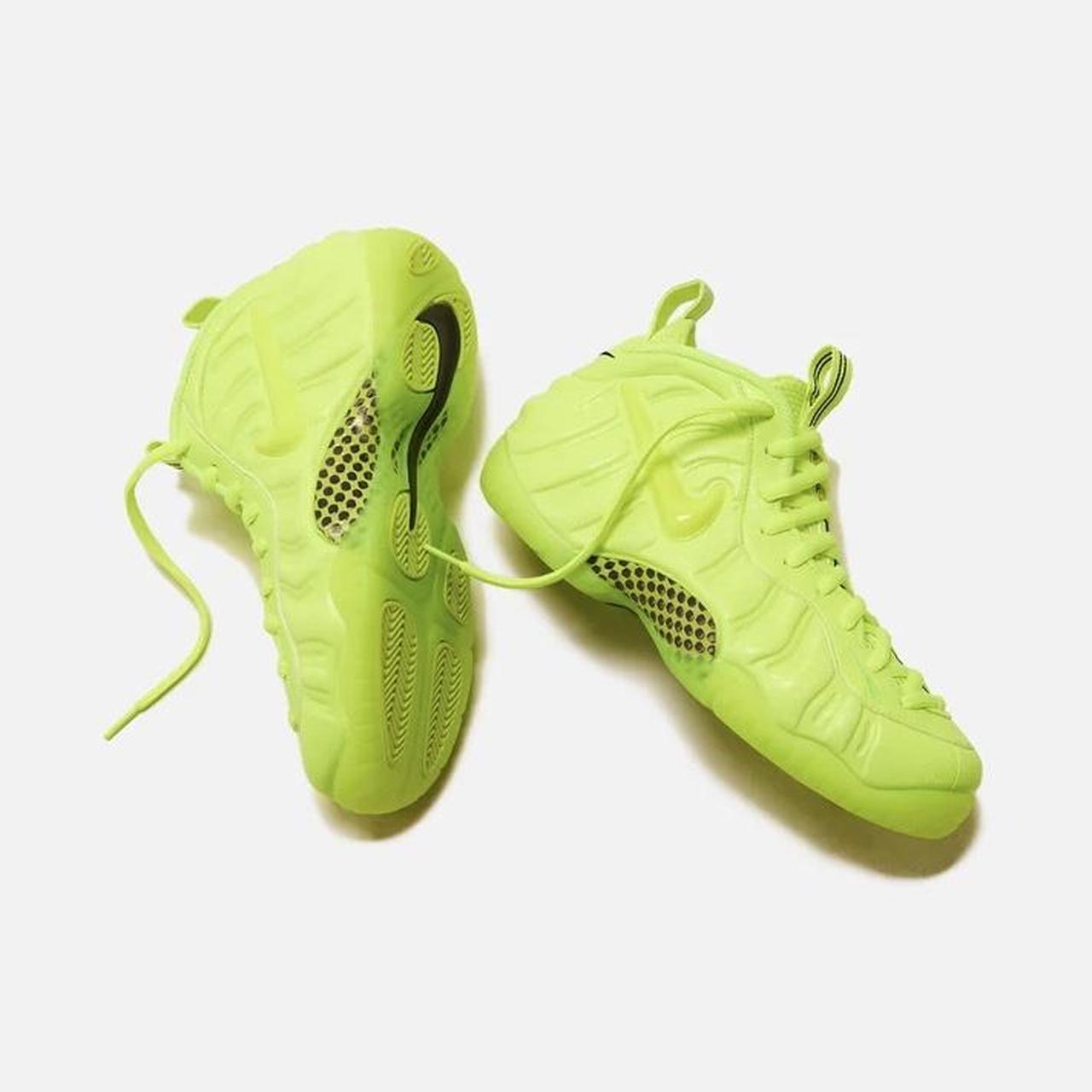 Nike deals Foamposite Pro Volt Yellow Green