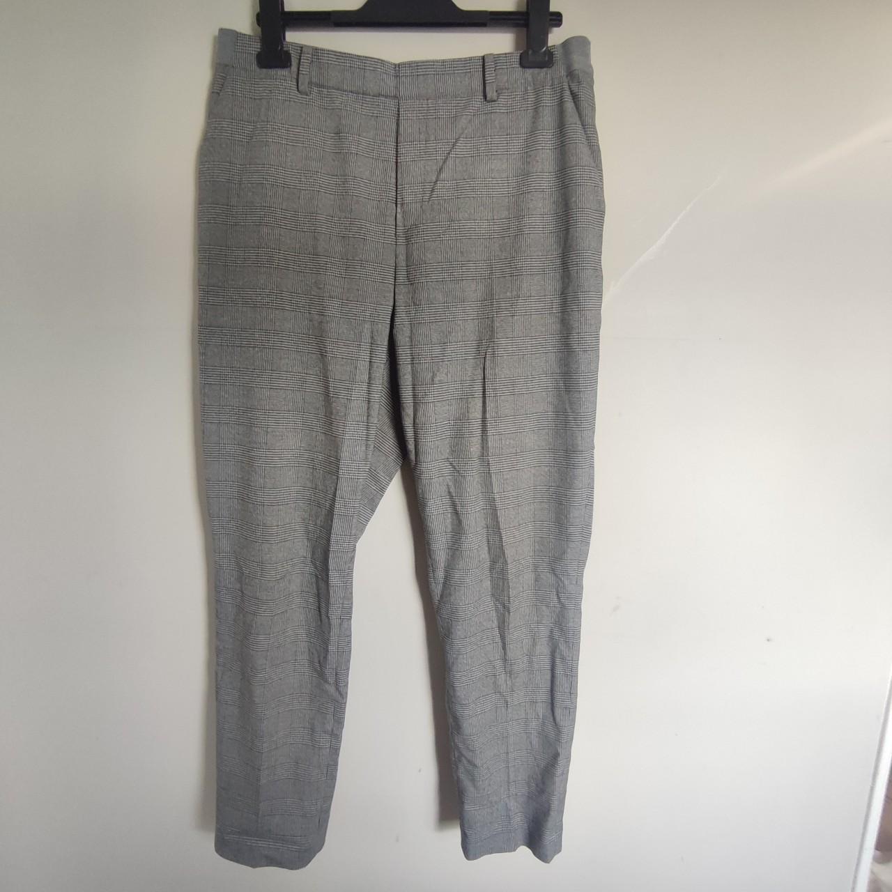 UNIQLO grey check straight leg trousers, super... - Depop