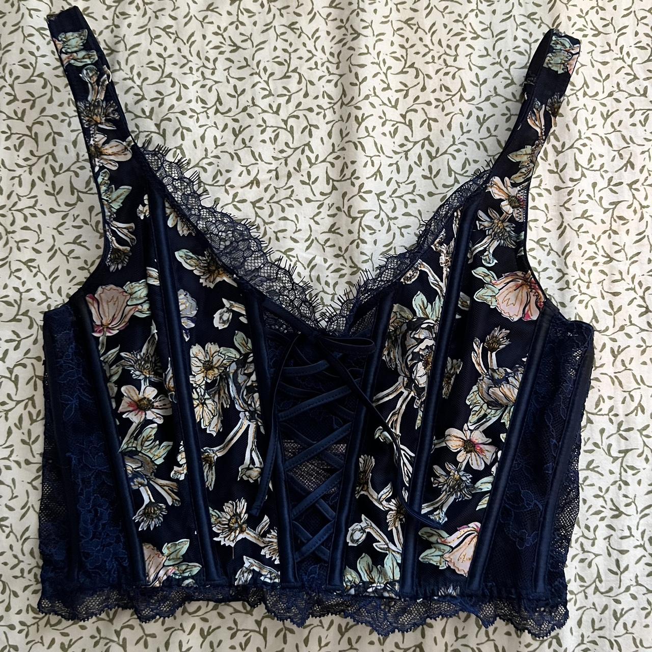 xs victoria's secret corset. floral and lacy. push - Depop