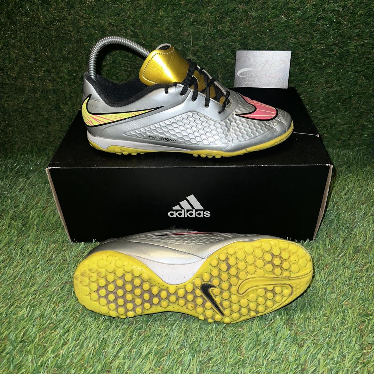 Silver nike hot sale hypervenom