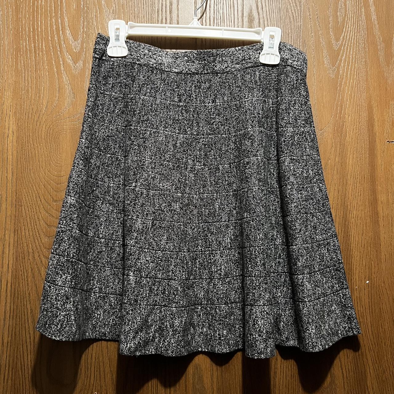 Max Studio Women's Grey and Black Skirt, Size Large.... - Depop