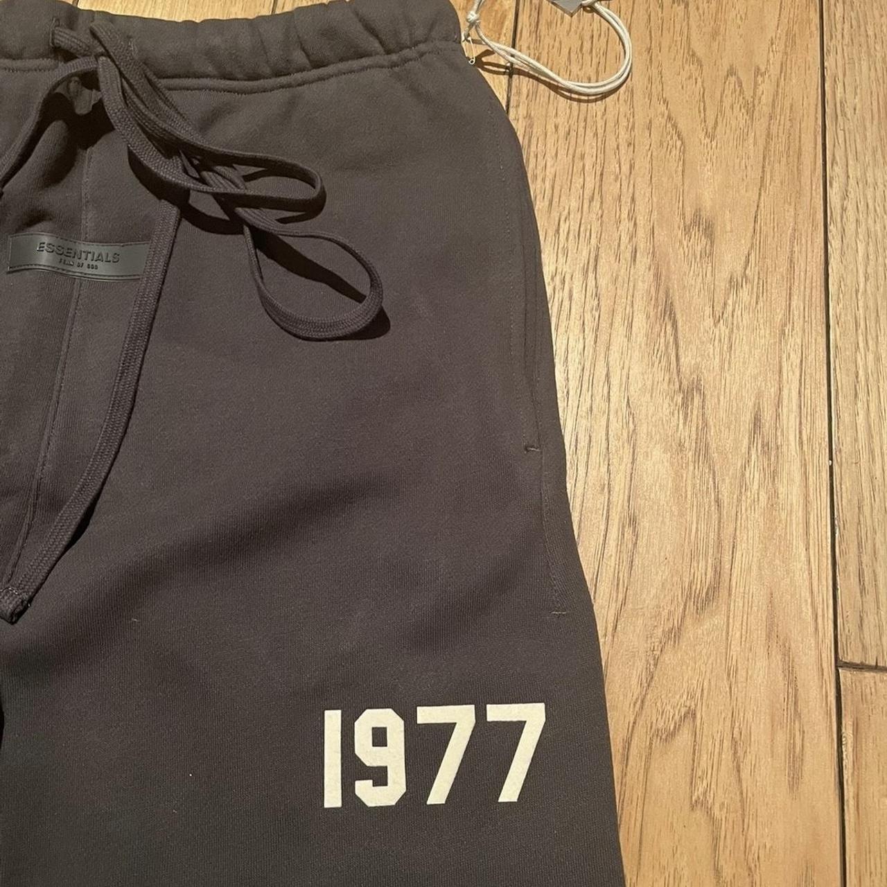 Essentials Fear Of God Relaxed '1977' sweatpant in... - Depop