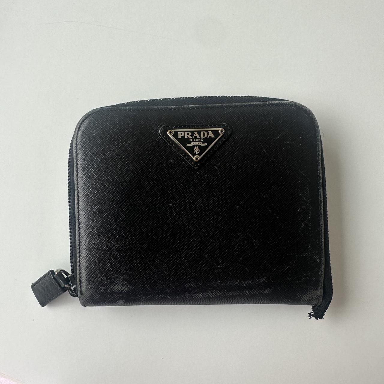 Prada classic wallet best sale