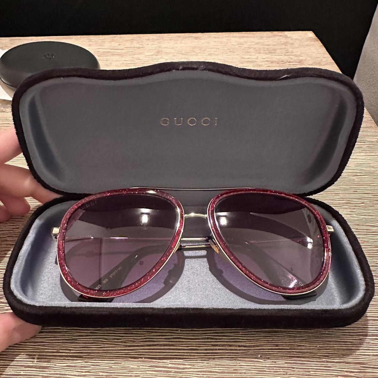 Authentic top Gucci Wayfarer Sunglasses Red