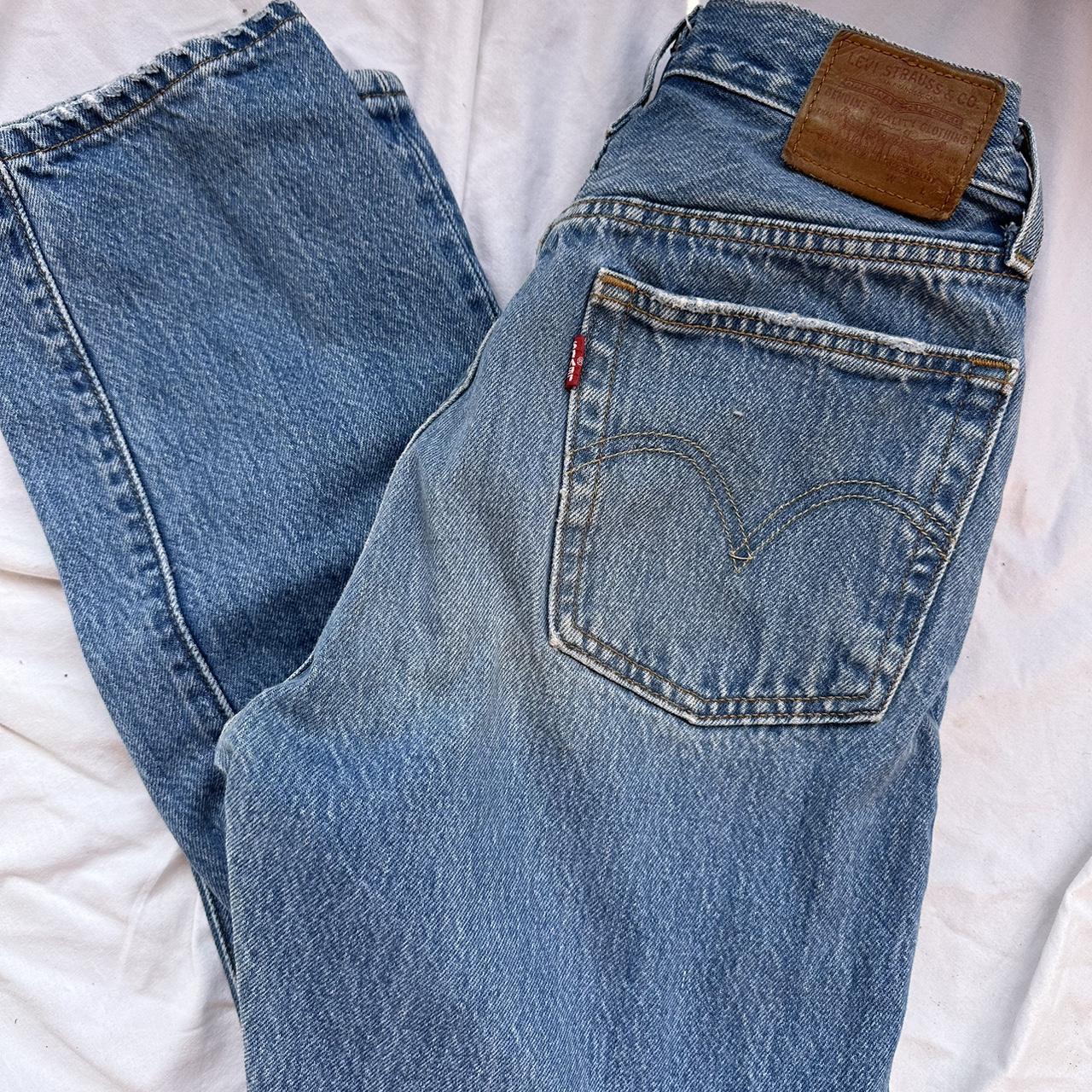 Levi’s 501 jeans 👖 size w25 x l28 perfect medium wash - Depop