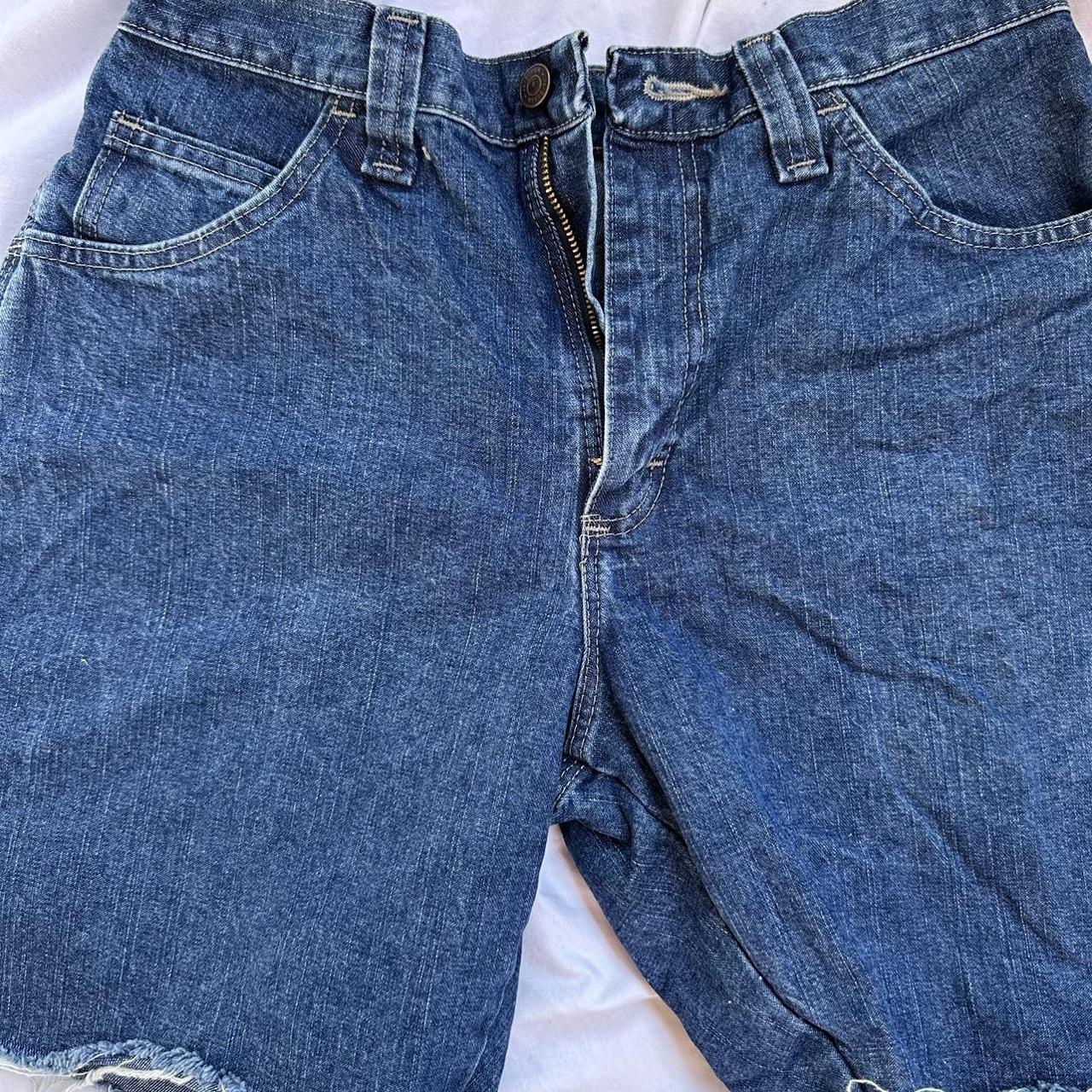 wrangler carpenter/cargo jorts!! 🧯 medium/dark wash... - Depop