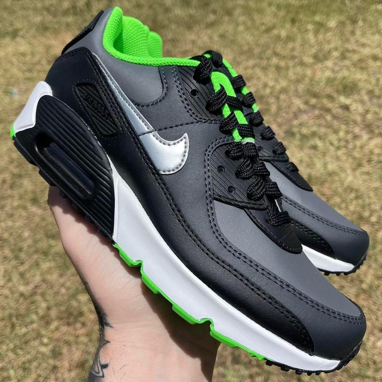 womens green and black nike shoes