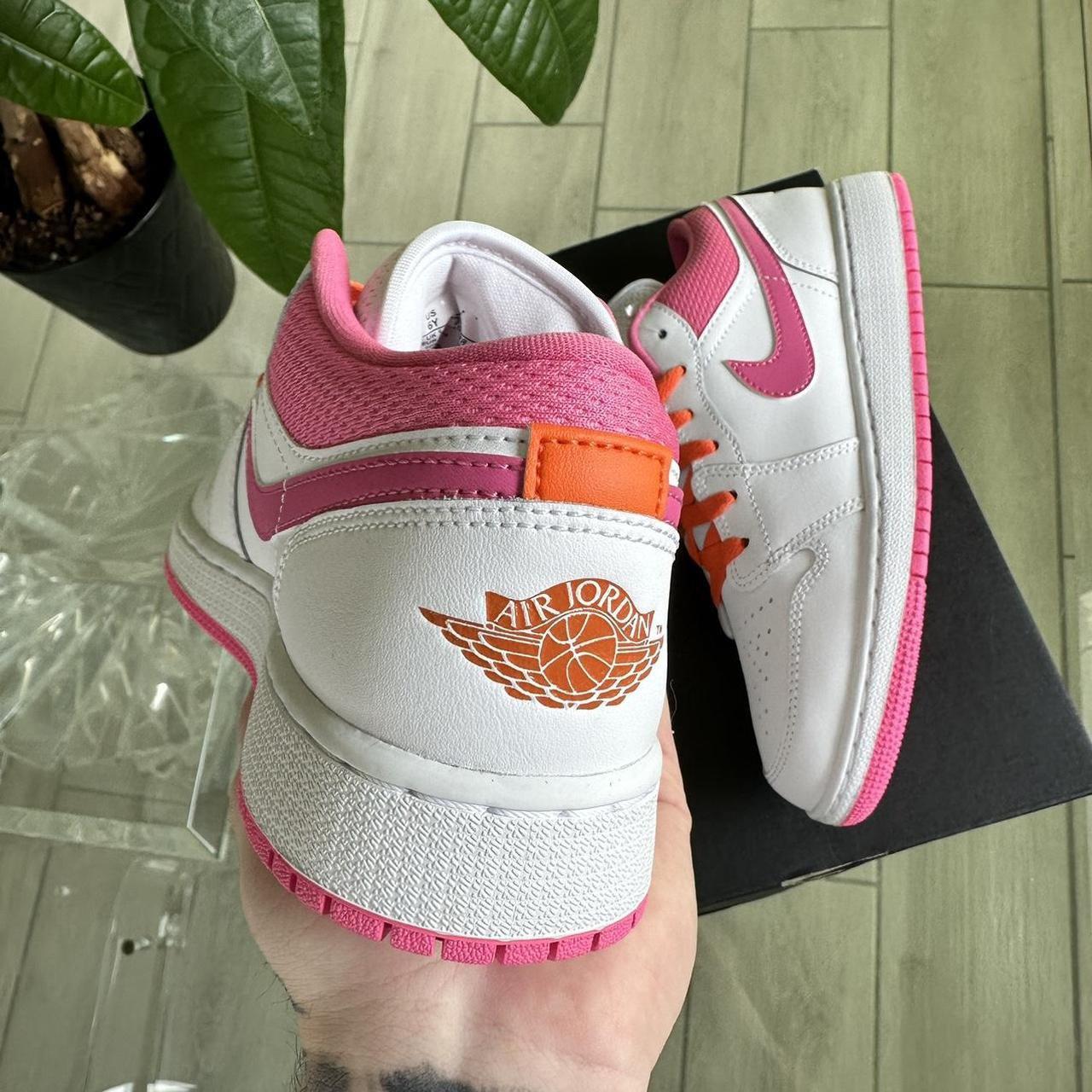 foot locker pink jordans