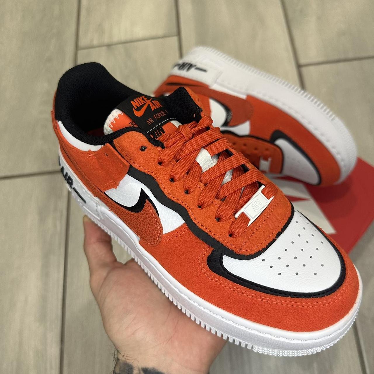 Nike Women's White and Orange Trainers | Depop