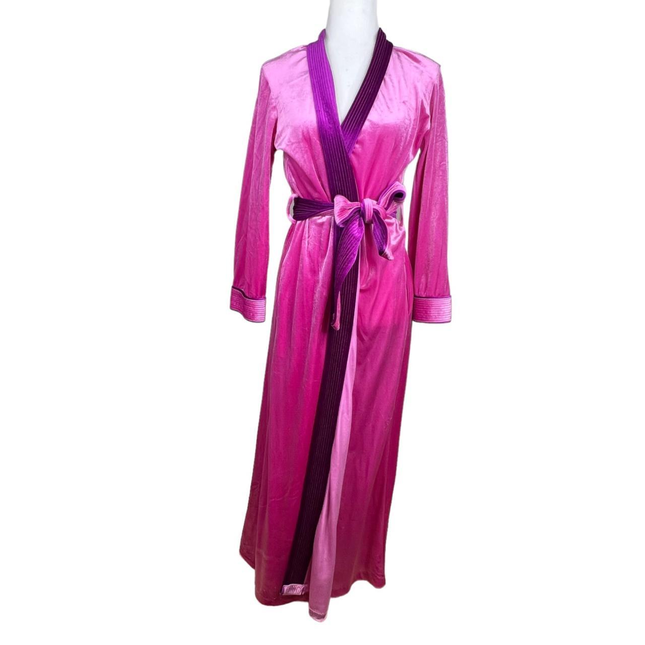 Vintage Velour Robe By Kayser Features • Pink •... Depop