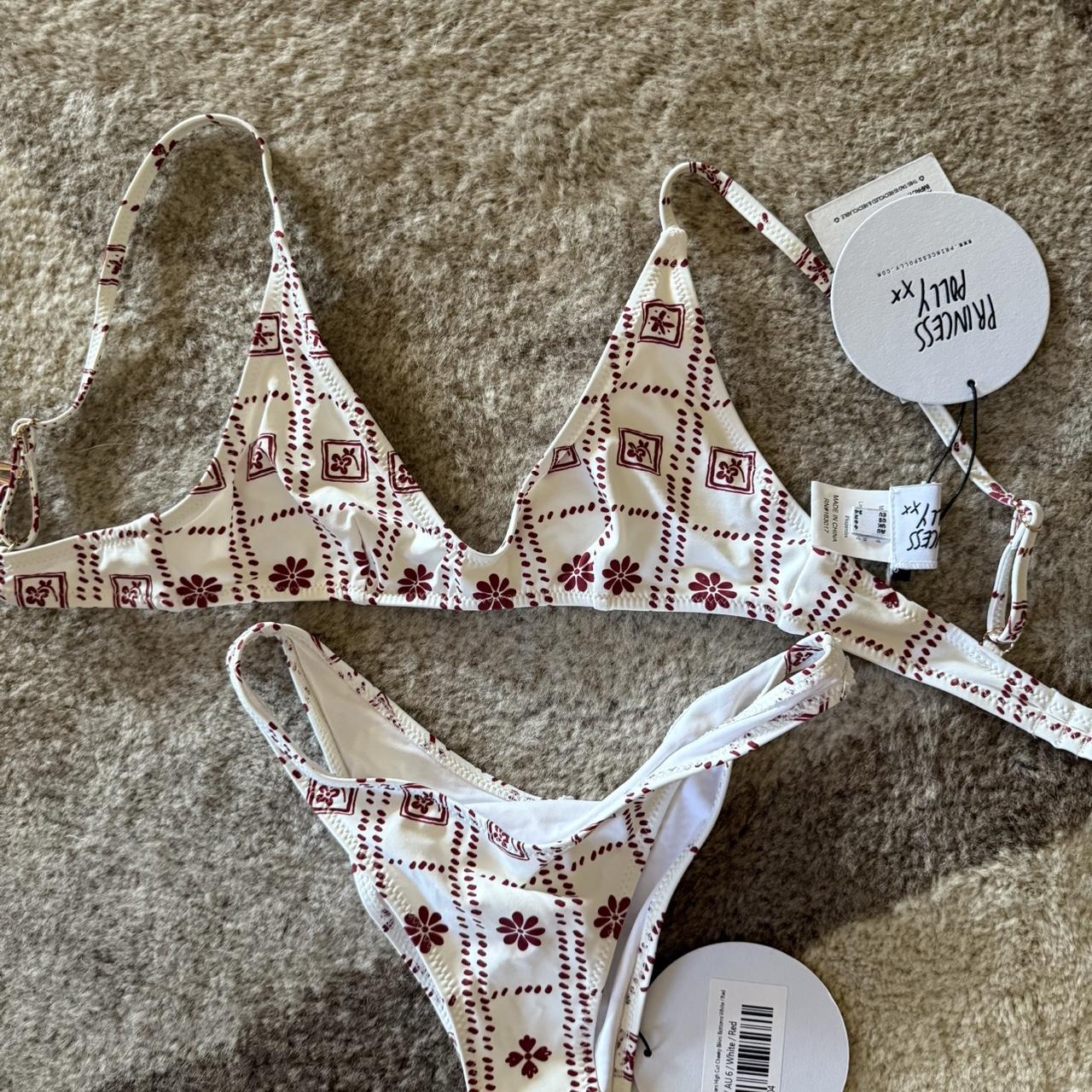 item listed by hellokellay