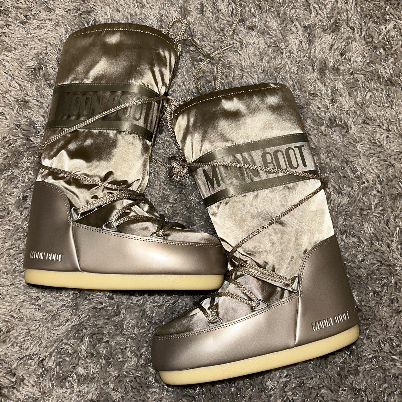 35000 nike moon boots