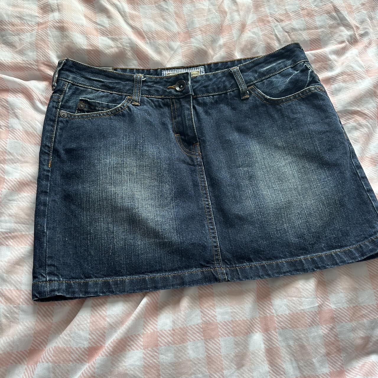 Fatface Denim Mini Skirt! Perfect basic denim skirt... - Depop