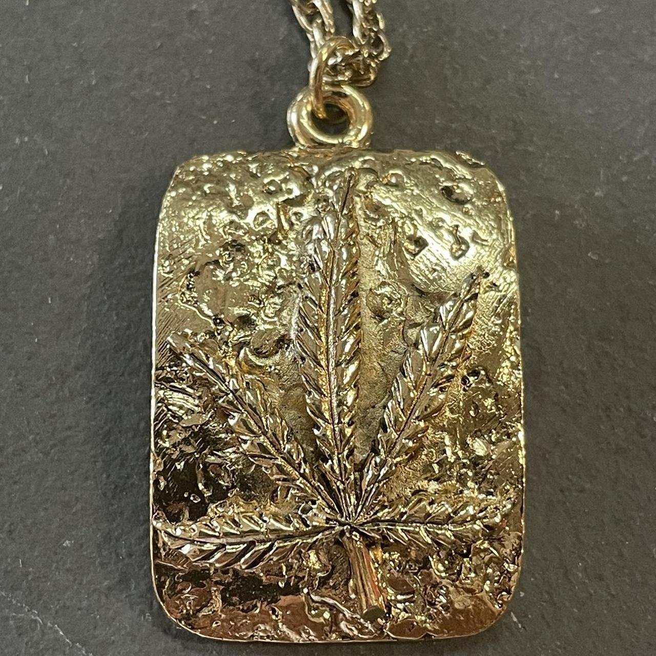 Vintage 70s pot leaf necklace. This gold tone | Depop