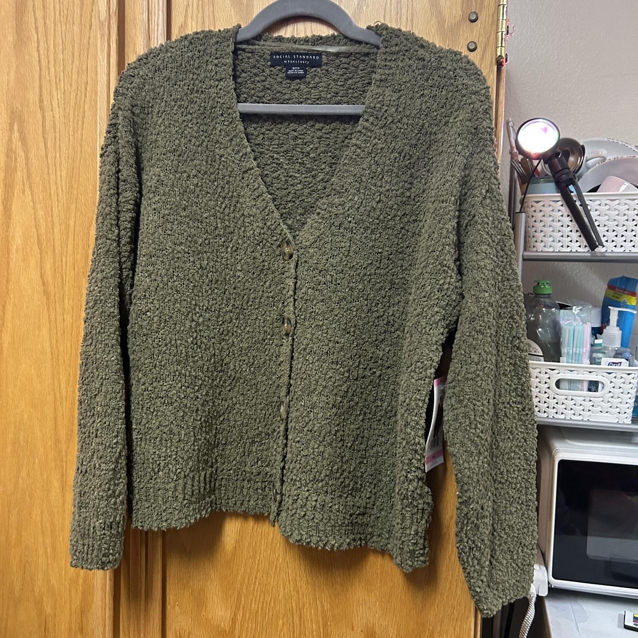 Costco Women's Green Cardigan Depop