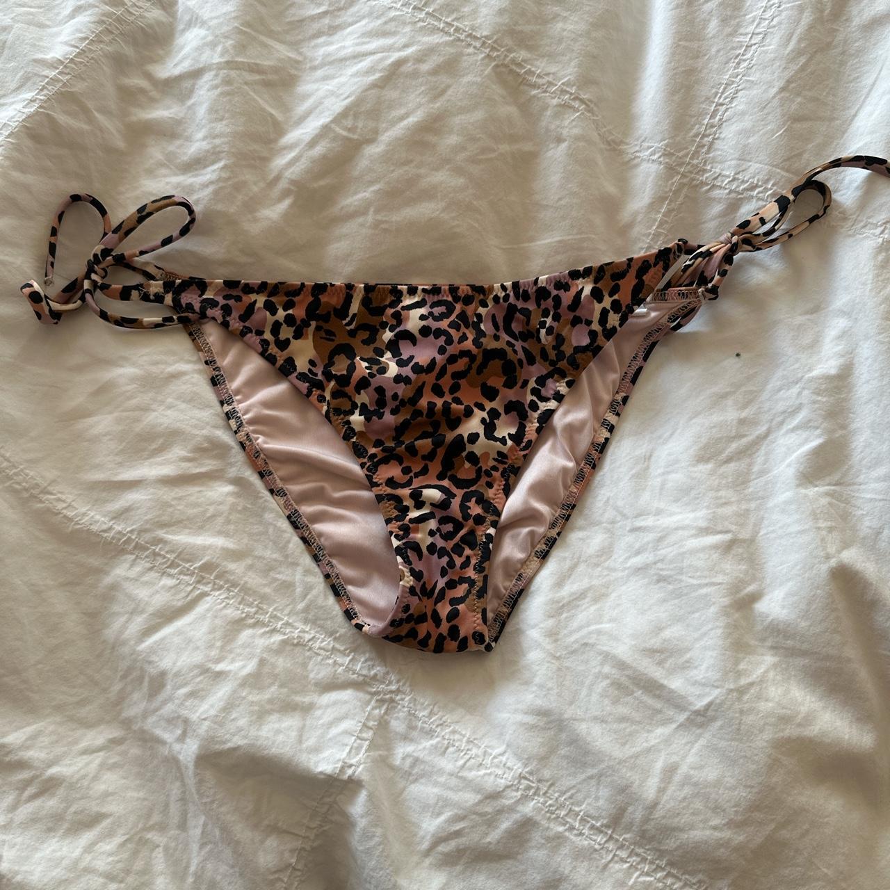 Super cute cheetah bikini bottoms Size xs/s Never... - Depop