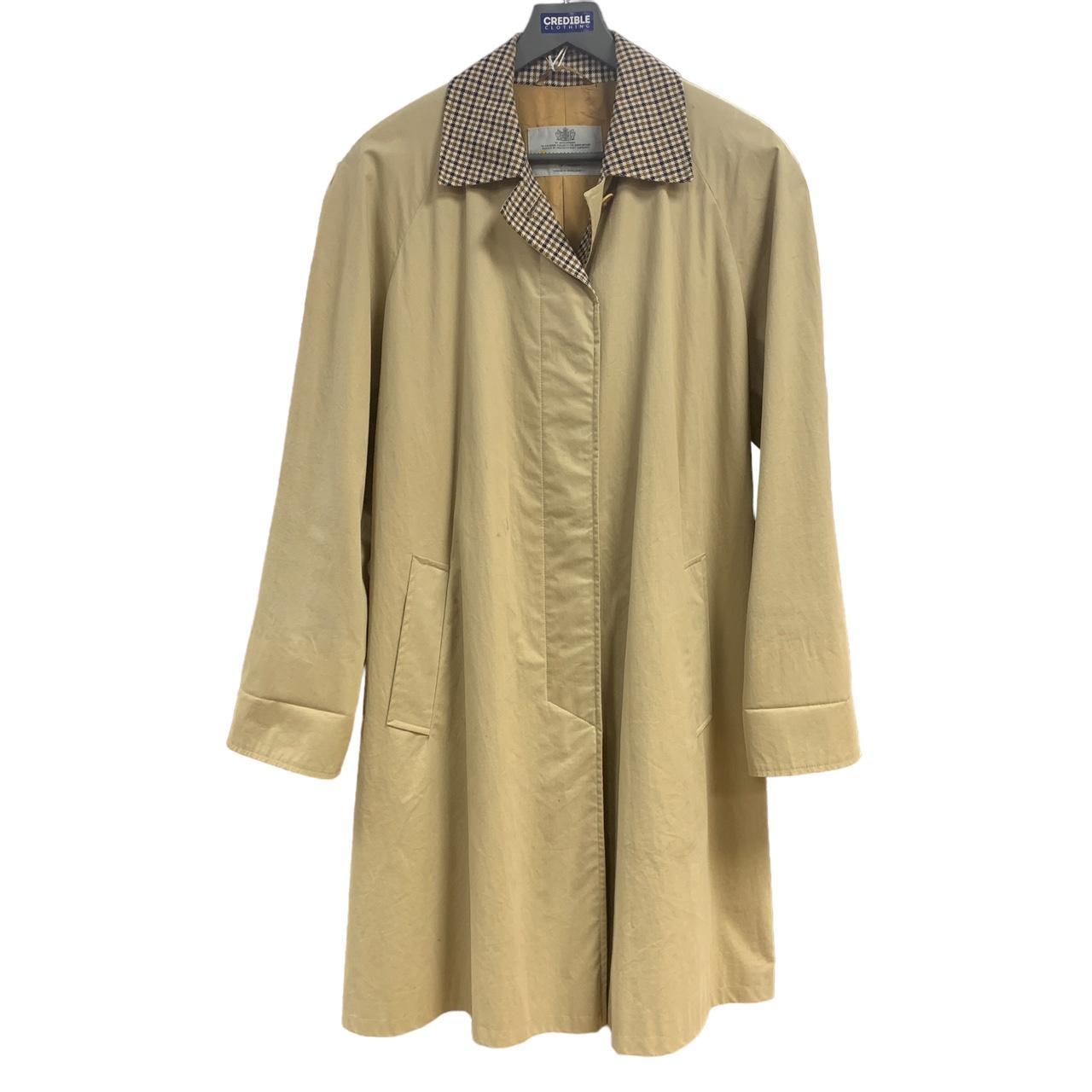 Woman s Beige Aquascutum Coat ABOUT THE Depop