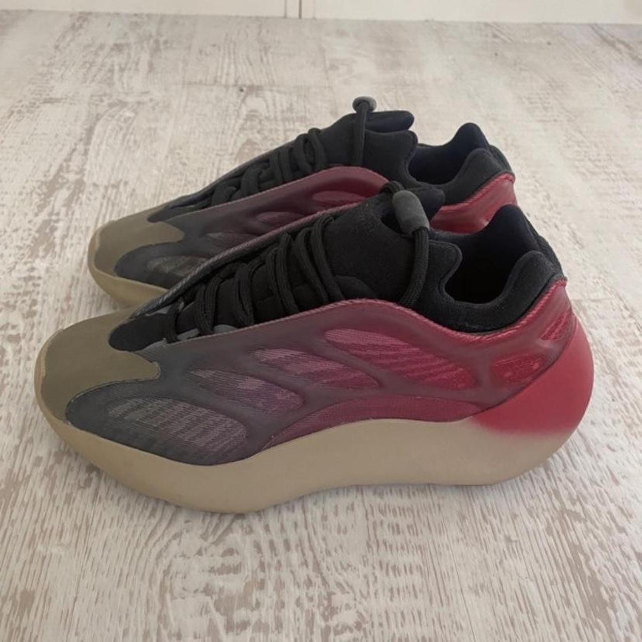 yeezy 300 v1