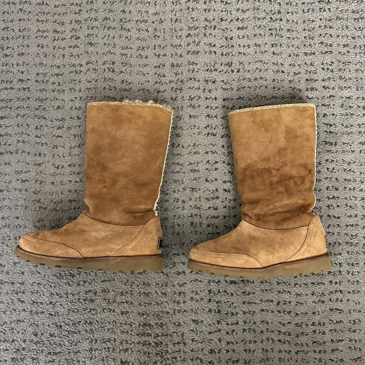 Ugg abree hot sale 2 boot