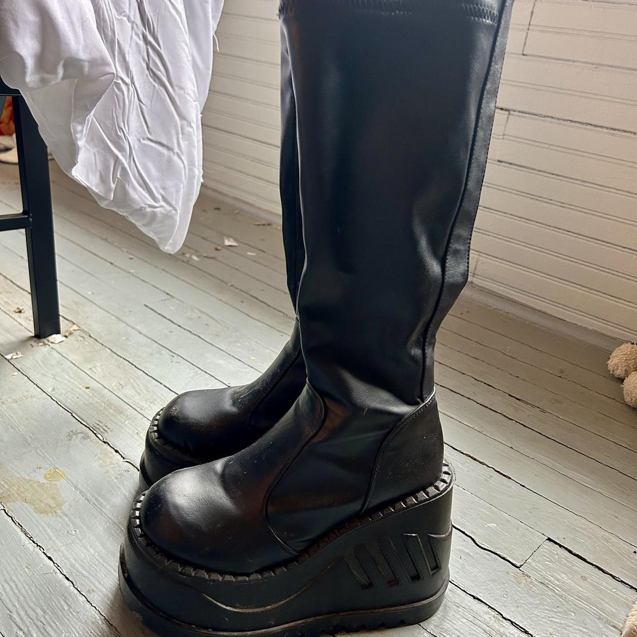 demonia mens platform boots