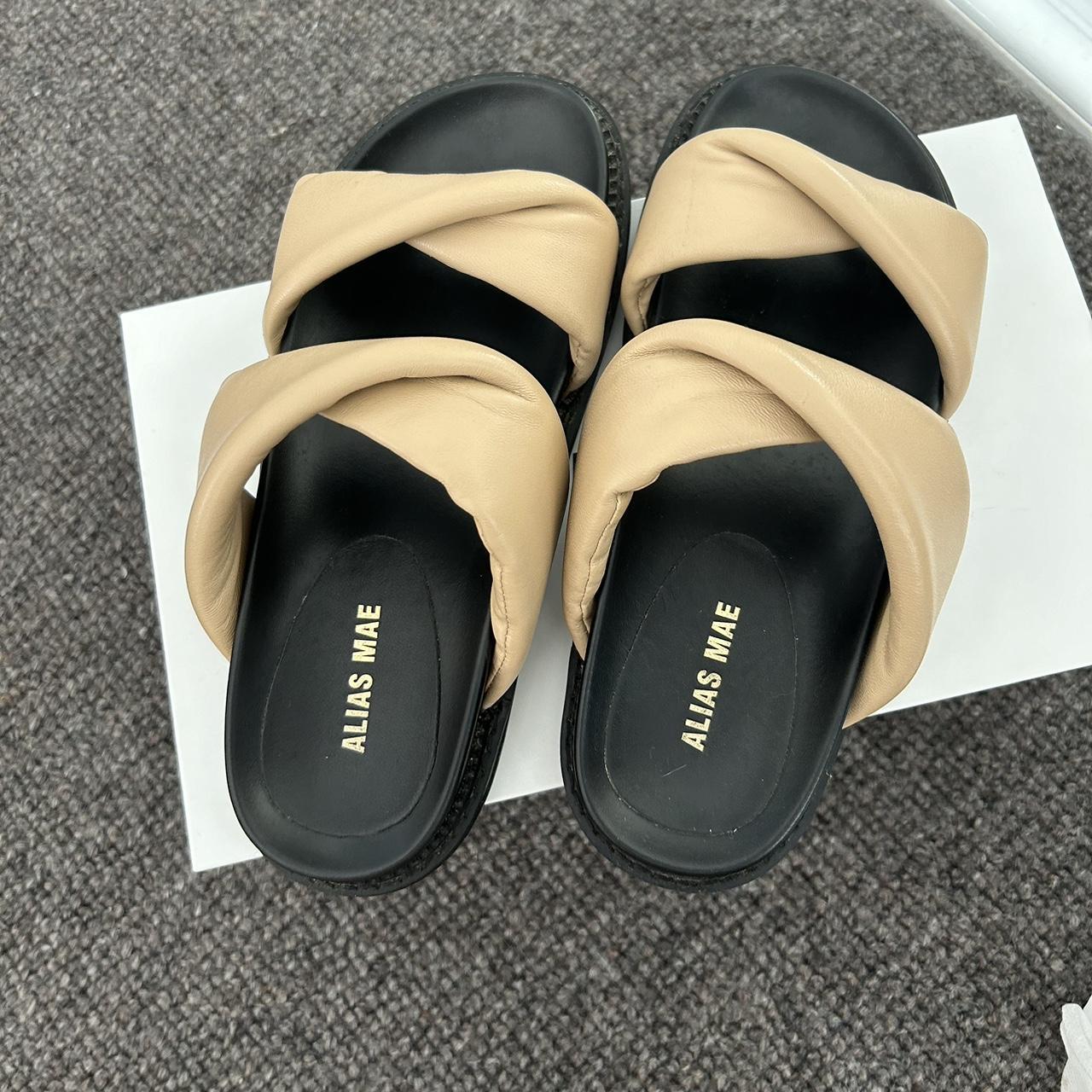 alias mae niki sandals