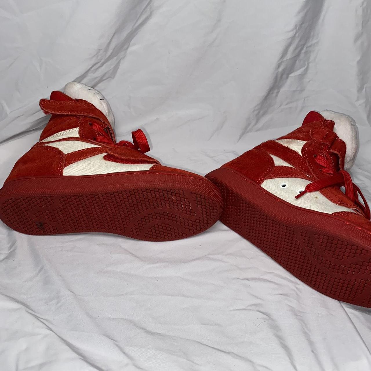 Hello Kitty Shoes 🍎 Message before buying Shoes... Depop