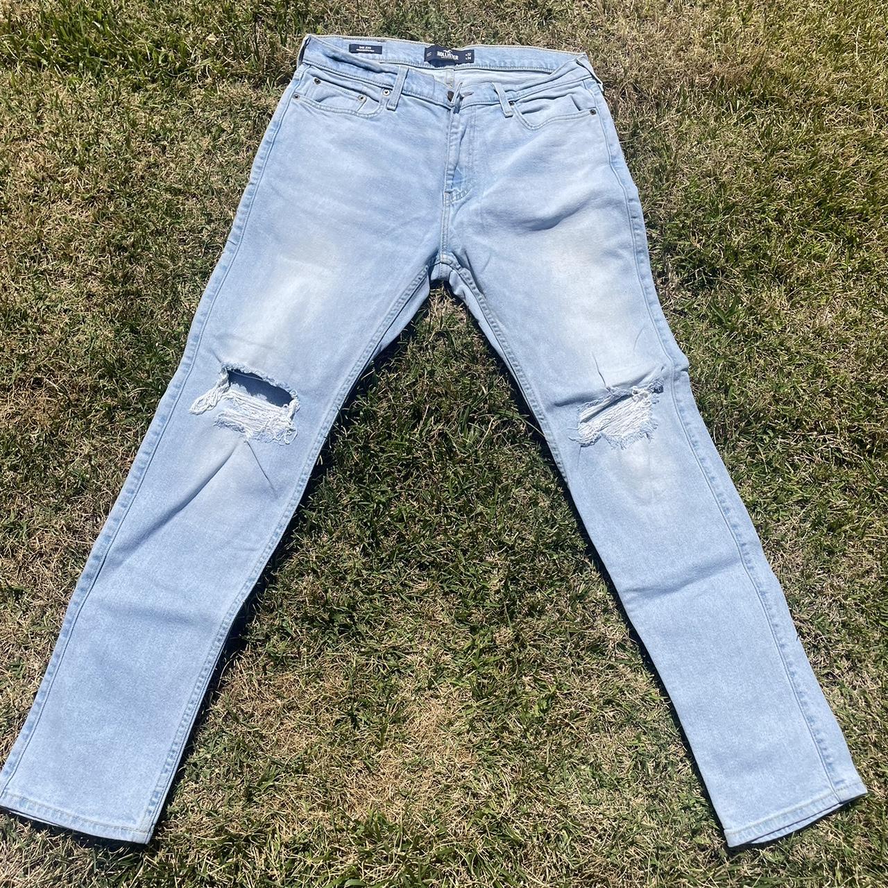 Hollister knee rip jeans in light wash blue