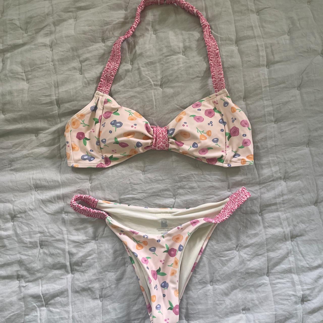 Blackbough swim bikini set never worn size Small - Depop