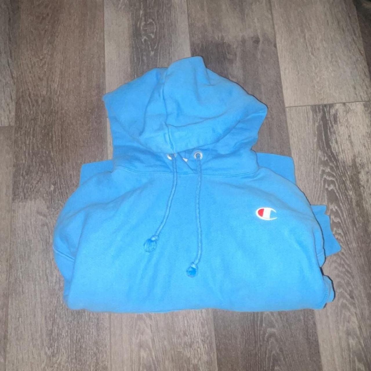 Light blue women's outlet champion hoodie