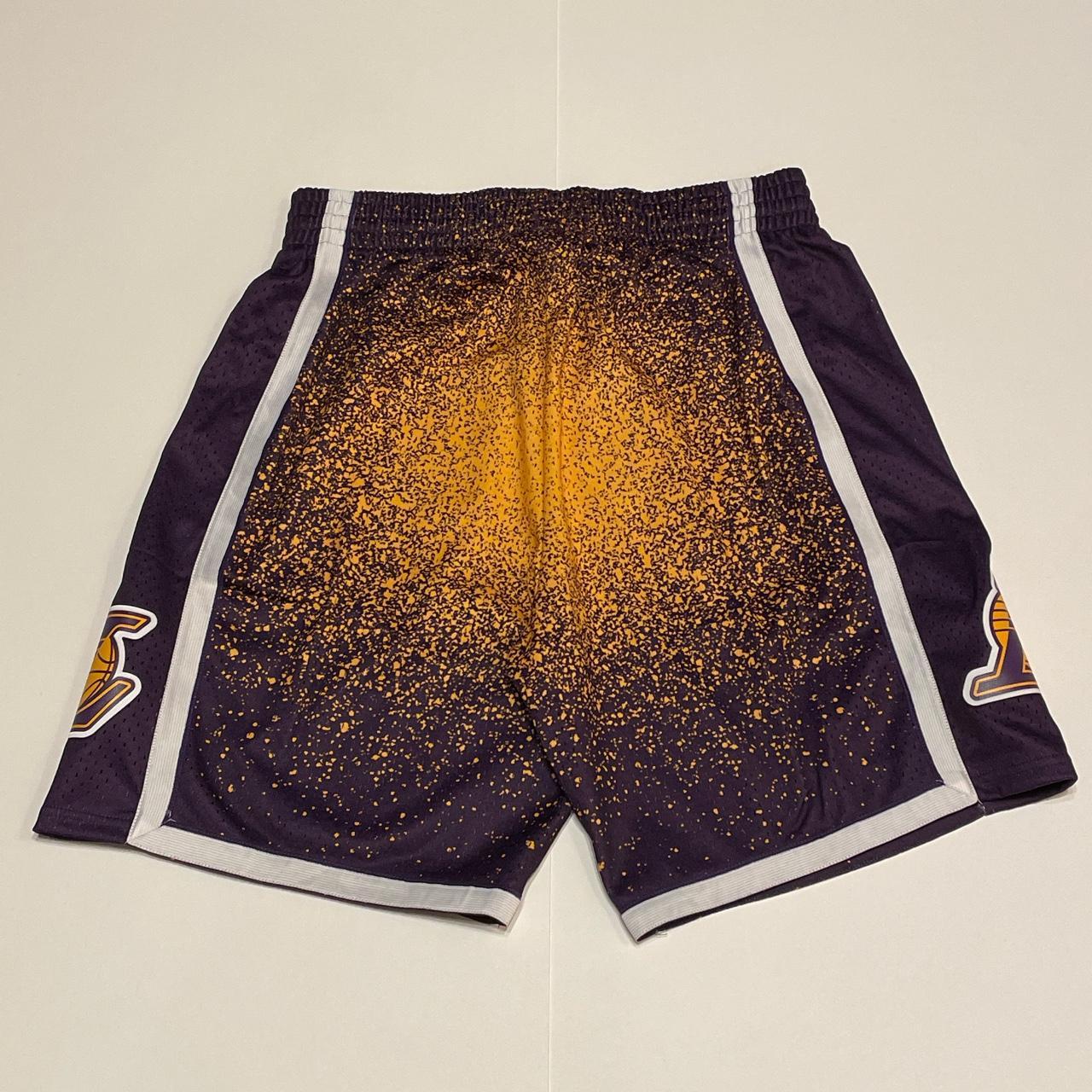 Mitchell & Ness shorts Los Angeles Lakers yellow Swingman Shorts
