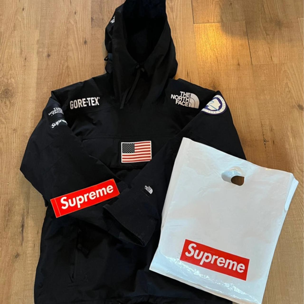 Supreme hotsell snowboard jacket