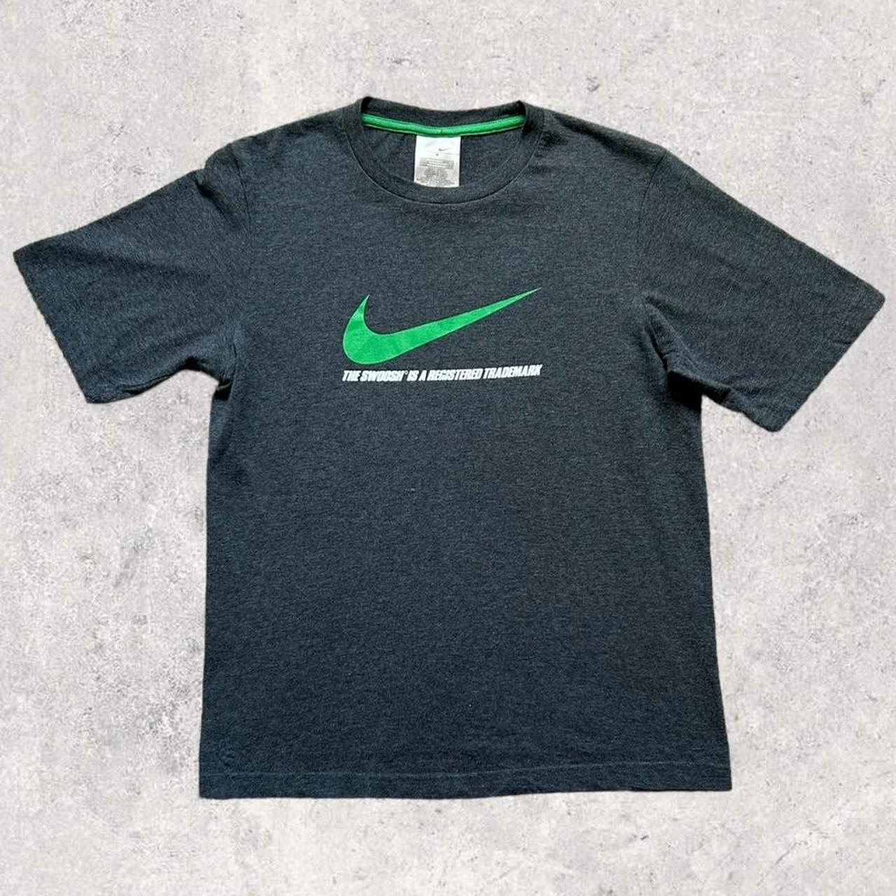 nike middle swoosh t shirt mens