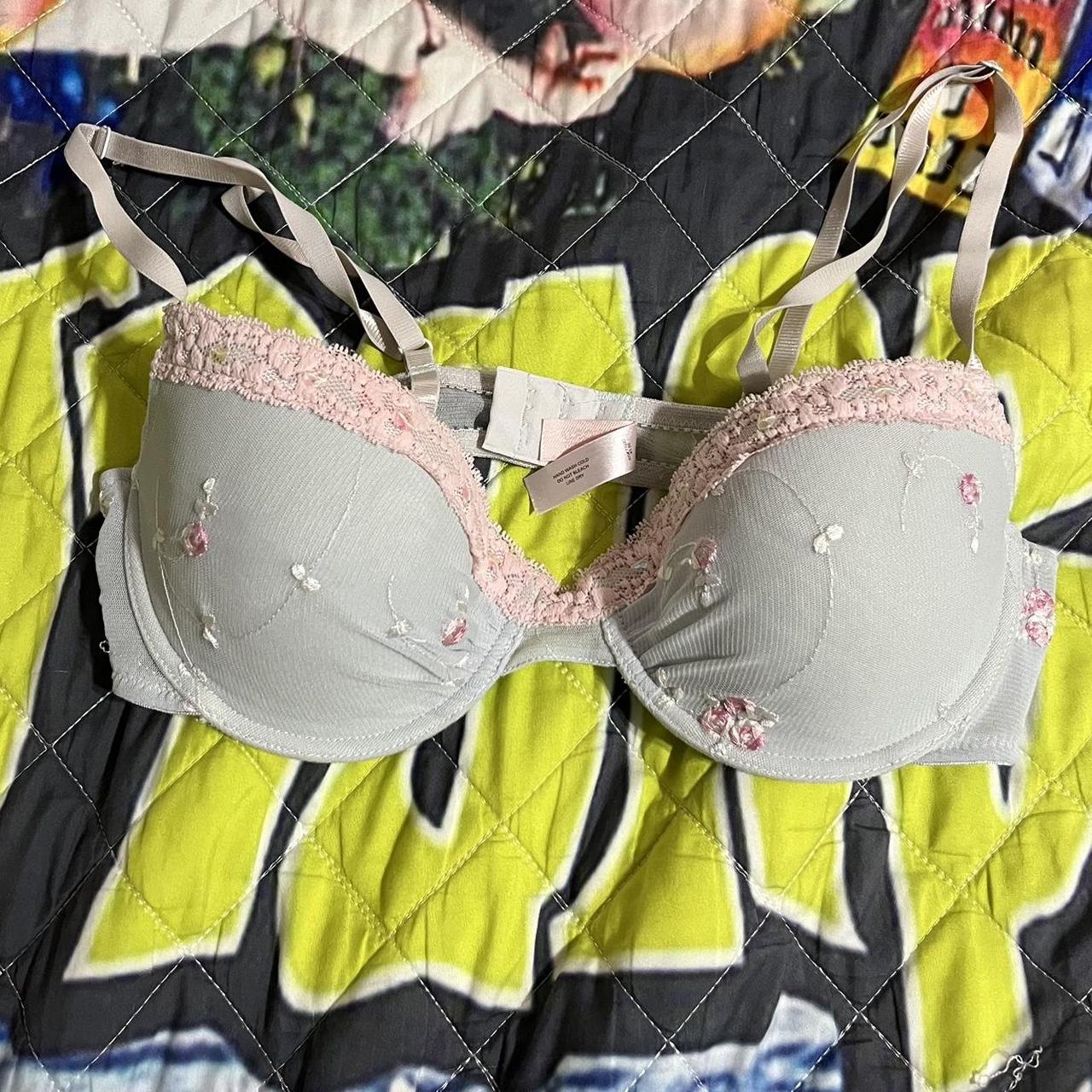 Victoria secret’s bra 34C Baby blue and pink Send... Depop