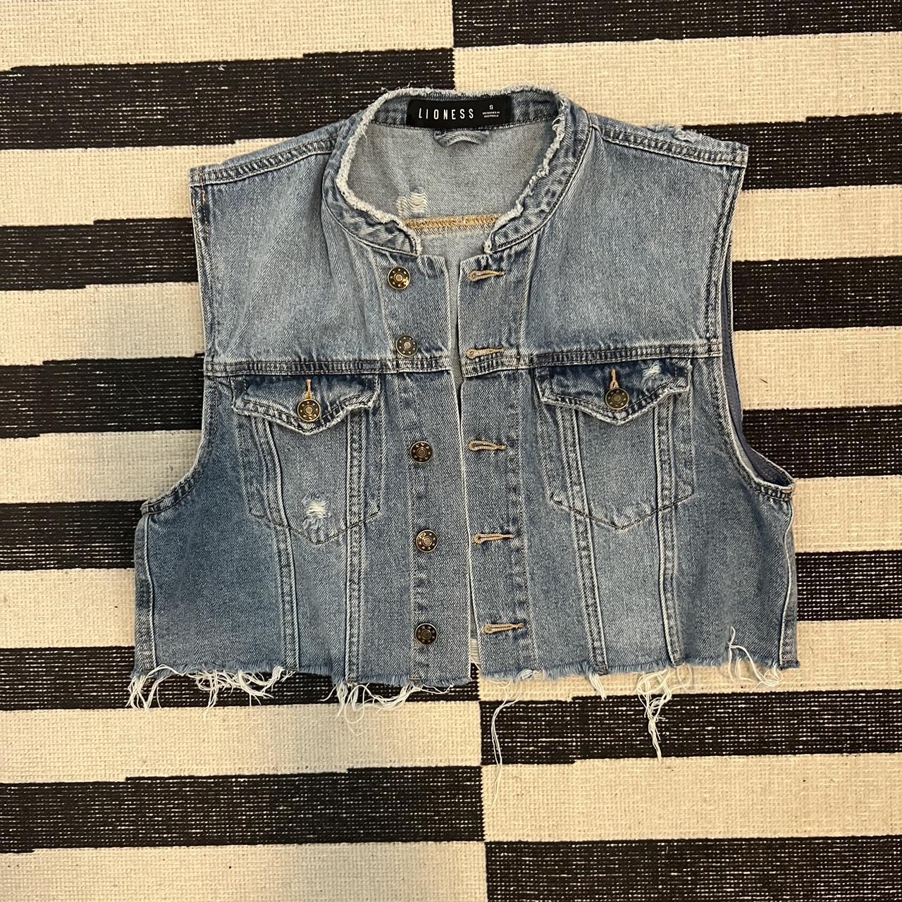 Lioness cropped distressed denim vest. The is cute... - Depop