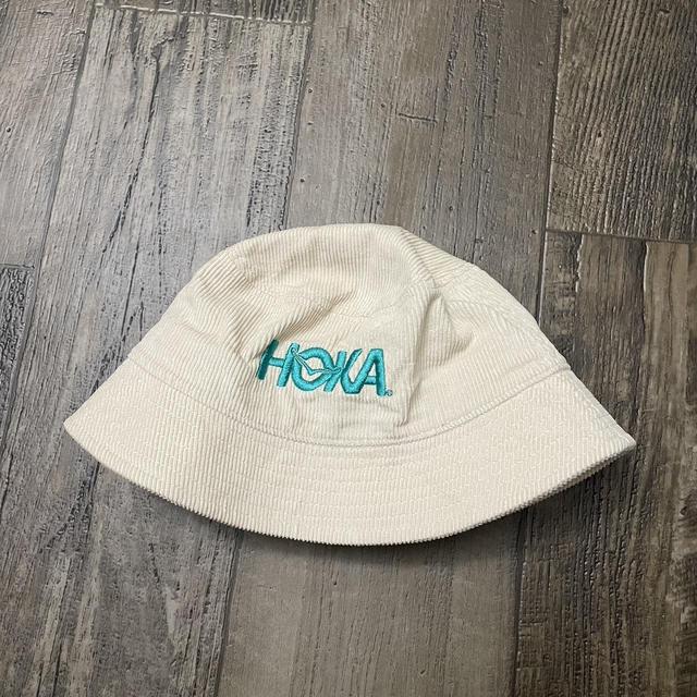 Hoka bucket hat smaller fit #hoka #hokahat #hiking - Depop