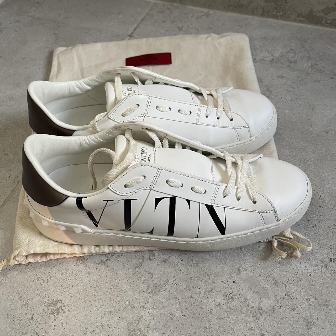 Valentino trainers hot sale size 3